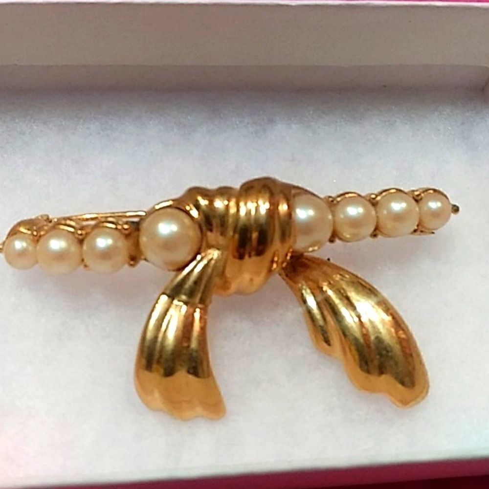 Vintage richelieu brooch   